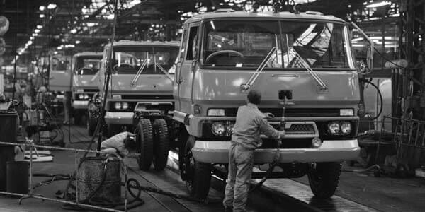Archive des premiers camions Isuzu en Afrique du Sud.
